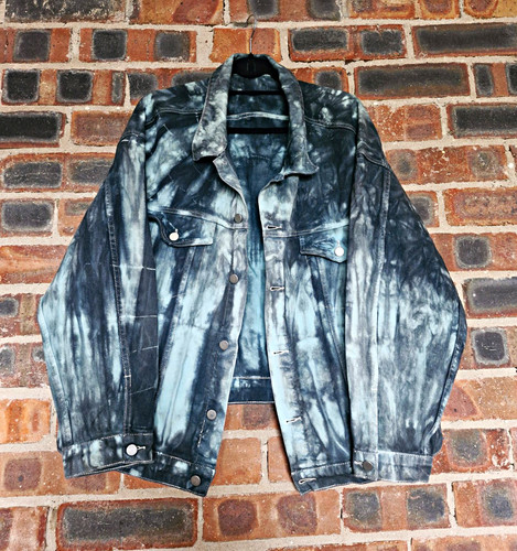 Acid wash bleach tie - wash,